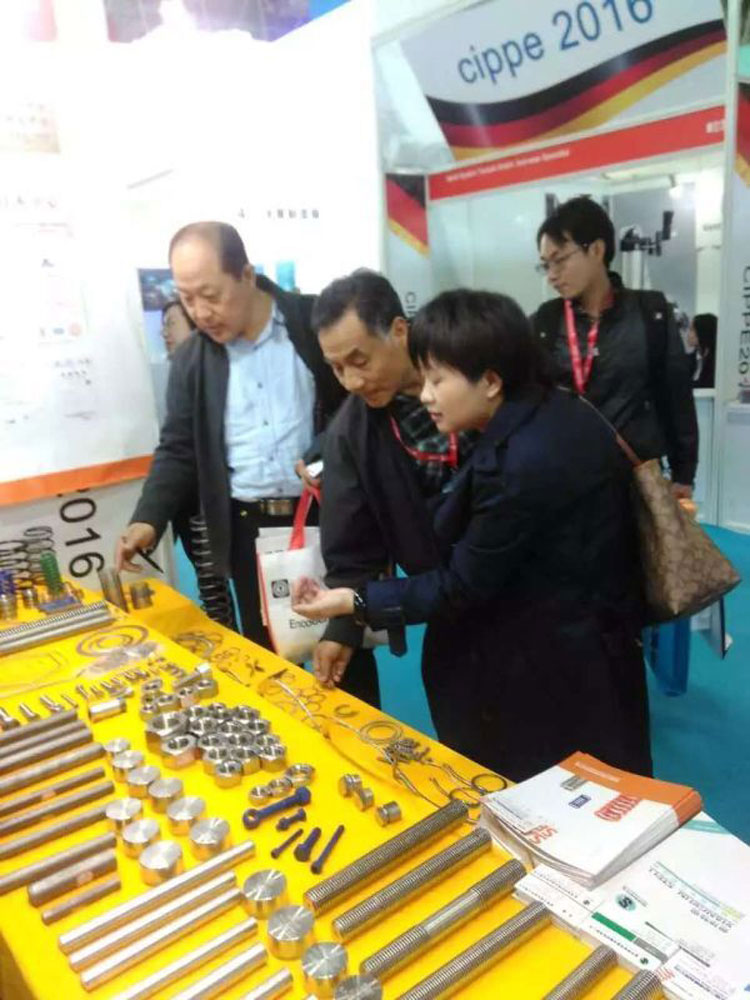 三和彈(dan)簧參與全(quán)球最大的(de)中國國際(ji)石油石化(huà)展覽會